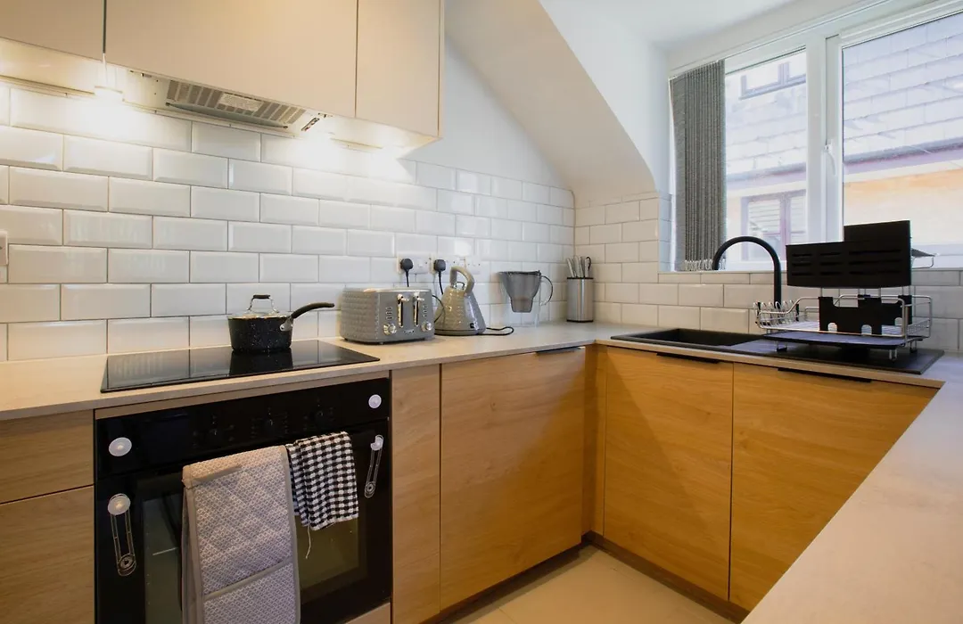Central And Peaceful Two Bedroom Flat In Town-1